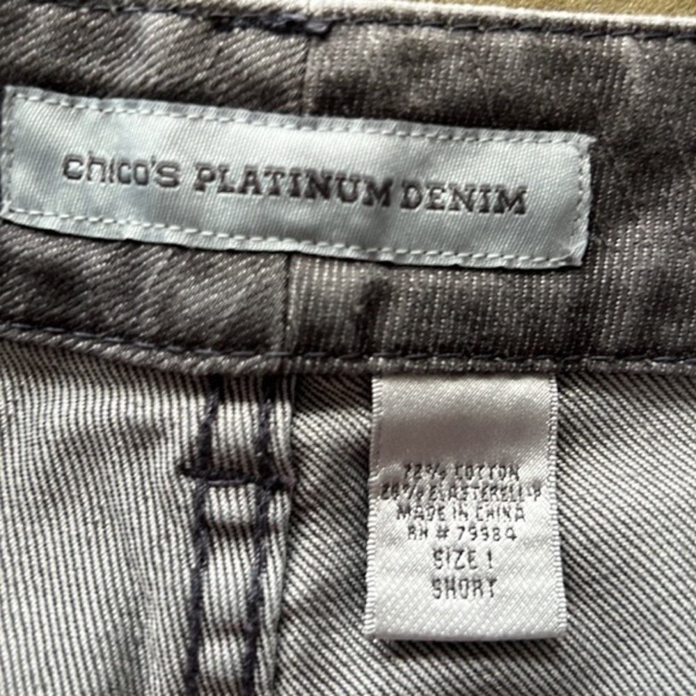 Chico’s platinum denim Womens size 1/M/8 short‎ ultimate boot leg grey - Picture 4 of 7